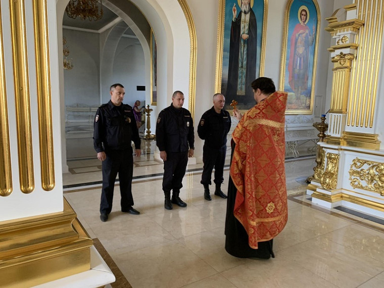 Посещение храма Казанского образа Божией Матери.
